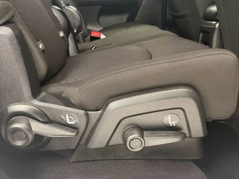 Used 2018 Dodge Journey SXT w/ Blacktop Package image 18