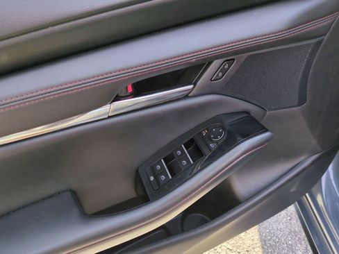 Used 2024 MAZDA MAZDA3 s image 12