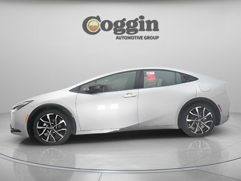 New 2026 Toyota Prius Plug-In Hybrid image 7