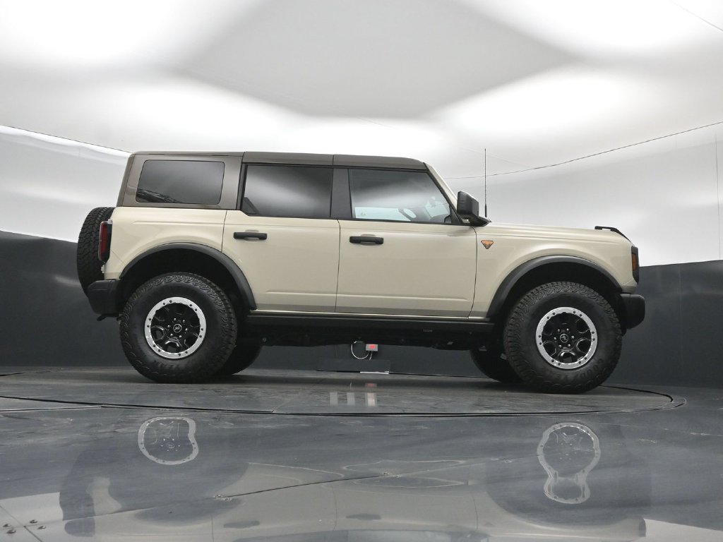 Used 2026 Ford Bronco Badlands AWD/4WD image 45