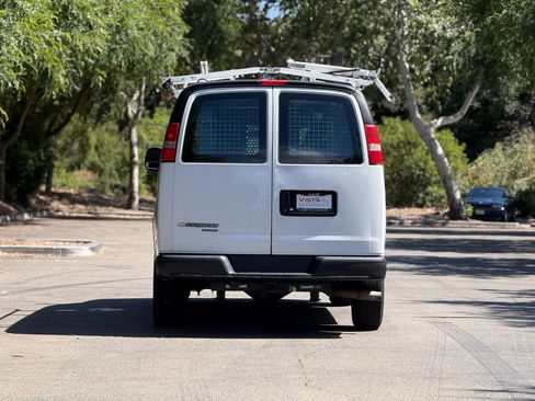 Used 2015 Chevrolet Express 2500 image 3