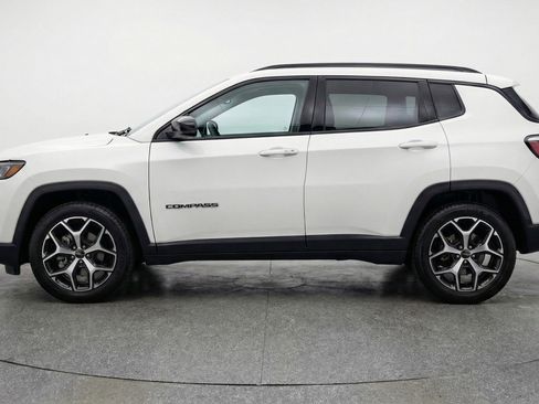 Used 2025 Jeep Compass Limited AWD/4WD image 5