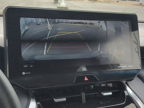 Used 2021 Toyota Venza Limited w/ Advanced Technology Package image 12