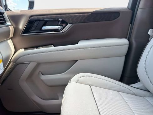 New 2026 GMC Yukon Denali w/ Denali Reserve Package AWD/4WD image 22
