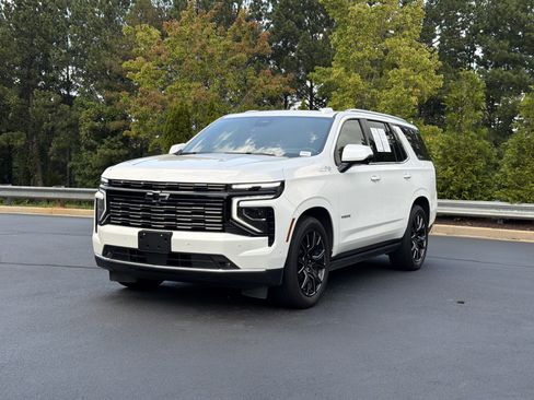 Used 2025 Chevrolet Tahoe High Country AWD/4WD image 14