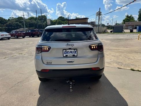 Used 2024 Jeep Compass Sport AWD/4WD image 7