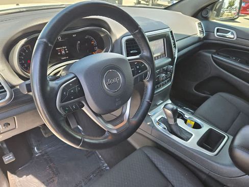 Used 2021 Jeep Grand Cherokee Laredo AWD/4WD image 10