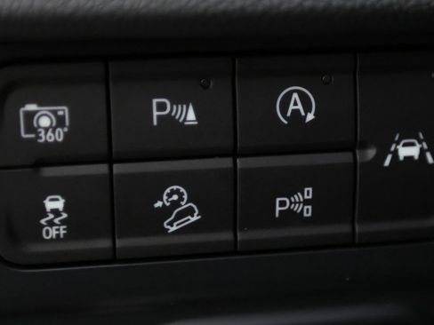 Used 2026 Chevrolet Suburban Z71 w/ Comfort Package image 28