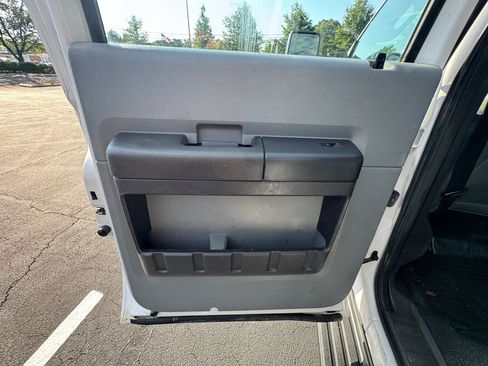 Used 2013 Ford F450 XL w/ PWR Equipment Group image 19