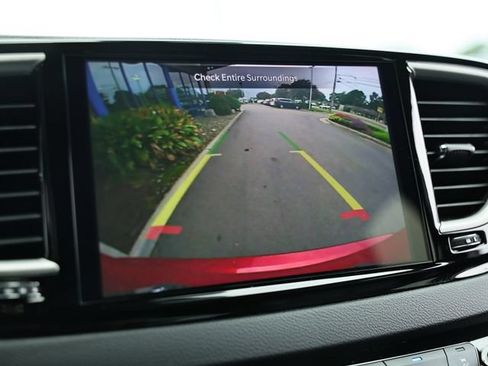 Used 2025 Chrysler Pacifica Select FWD image 37