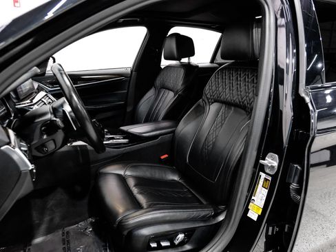 Used 2018 BMW 540i RWD image 19