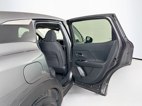 Used 2025 Nissan Kicks SV image 27