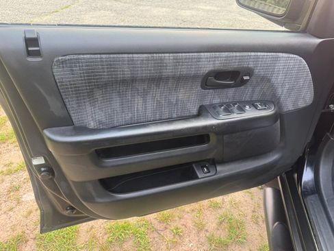 Used 2004 Honda CR-V LX image 14