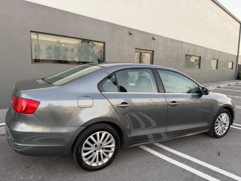 Used 2011 Volkswagen Jetta SEL image 9