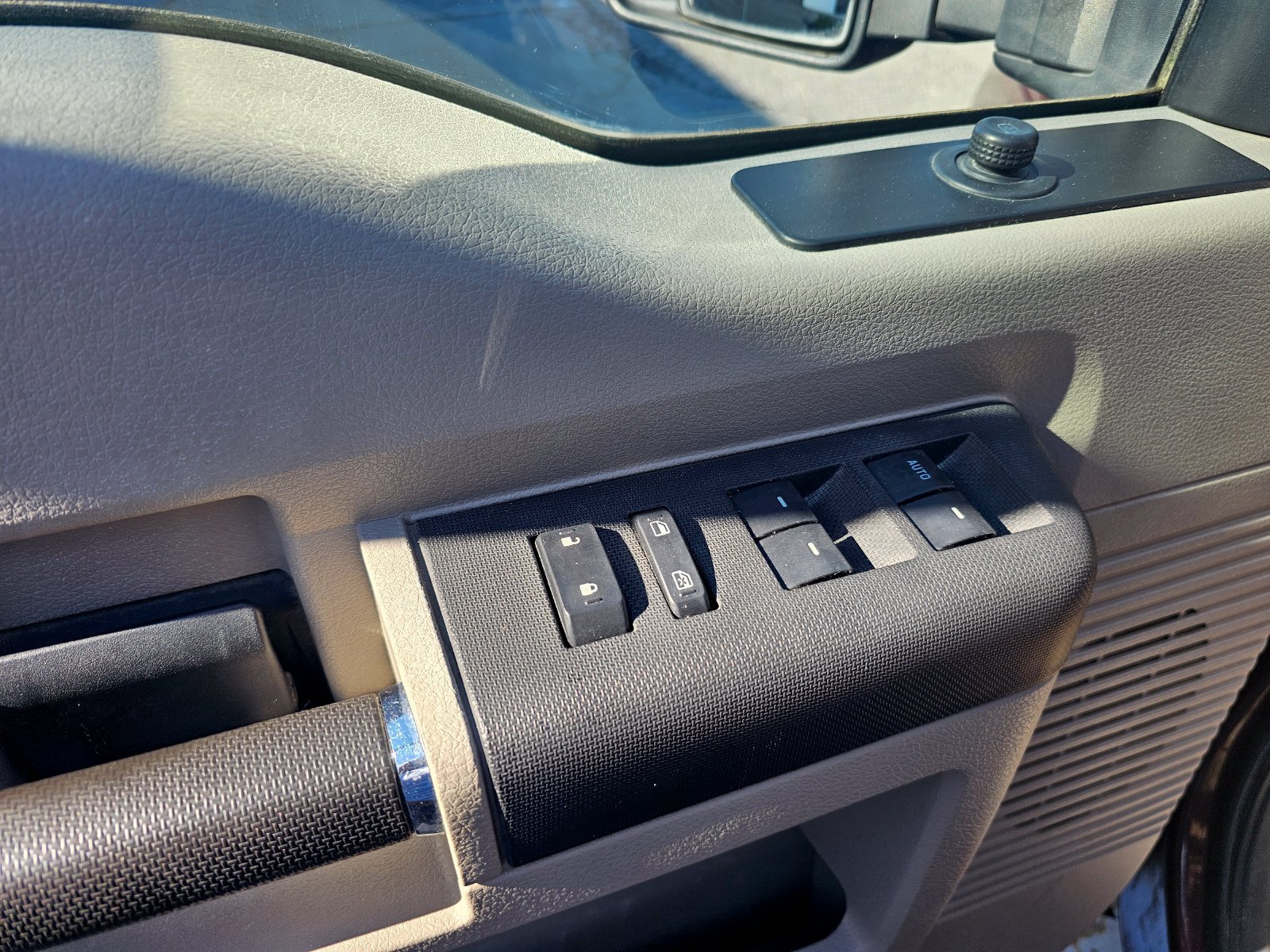 Used 2010 Ford F250 XLT AWD/4WD image 11
