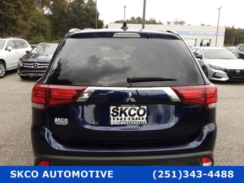 Used 2018 Mitsubishi Outlander LE image 4