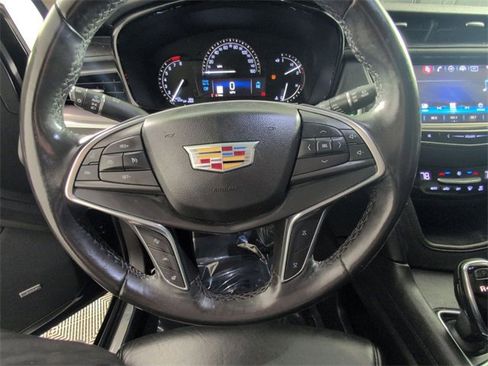 Used 2018 Cadillac XT5 Luxury w/ Driver Awareness Package image 19