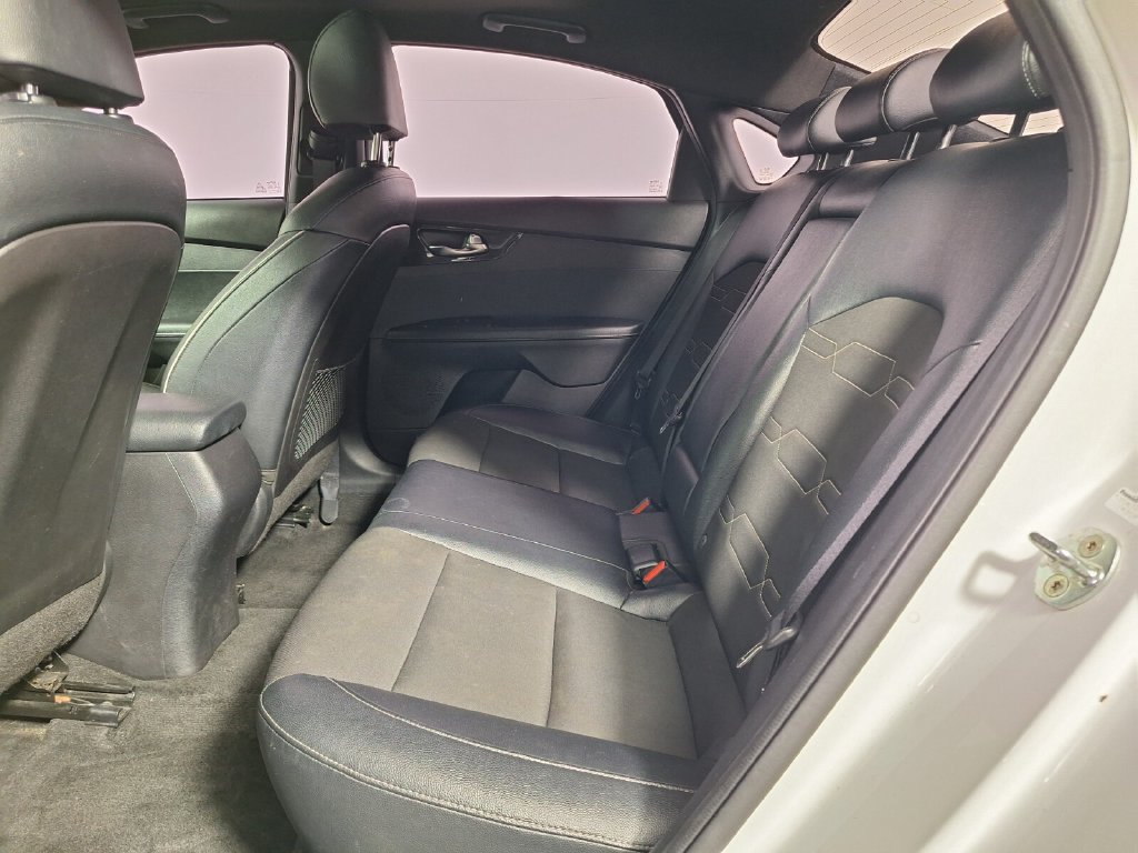 Used 2021 Kia Forte GT-Line w/ GT-Line Premium Package FWD image 10