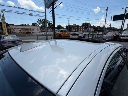 Used 2016 BMW 535i xDrive Sedan AWD/4WD image 24