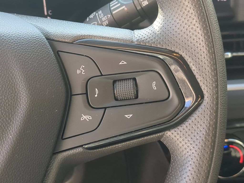 Used 2025 Chevrolet TrailBlazer LT AWD/4WD image 21