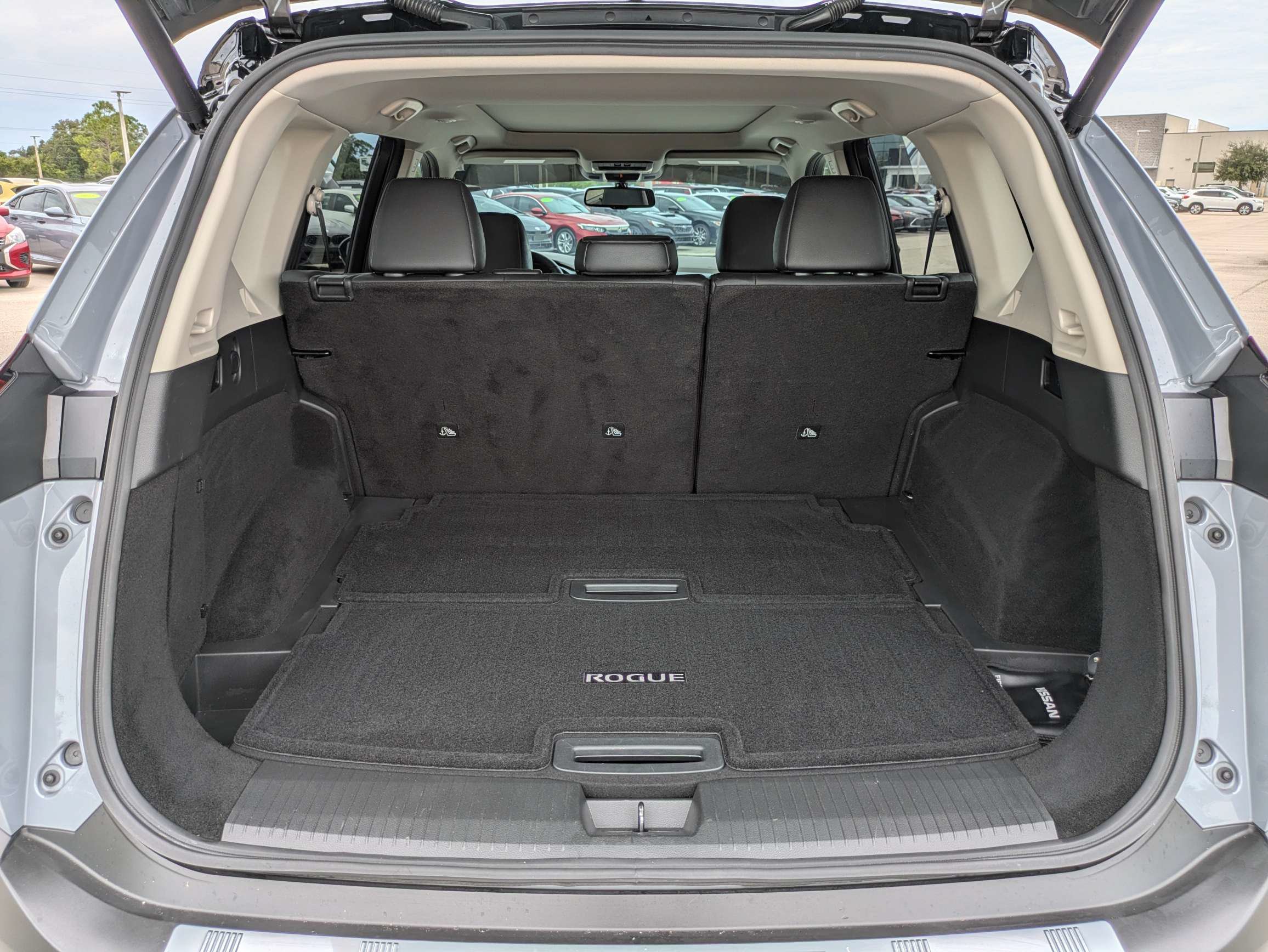 Used 2021 Nissan Rogue SL w/ Premium Package FWD image 13