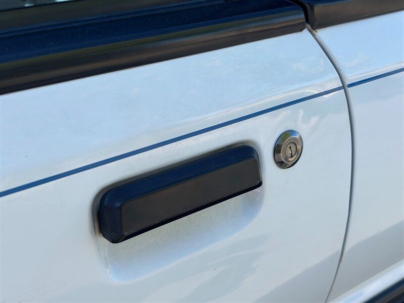 Used 1988 Ford Mustang LX RWD image 23