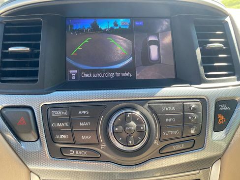 Used 2018 Nissan Pathfinder SL w/ SL Premium Package AWD/4WD image 12