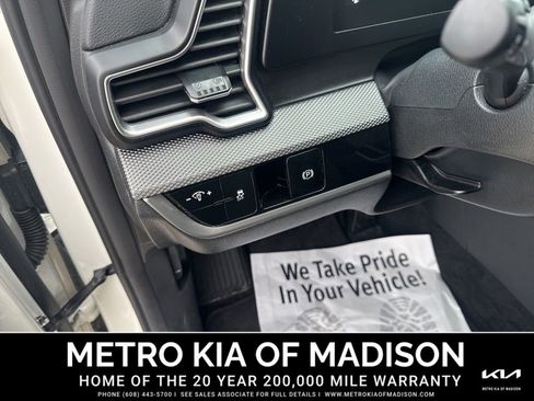 Used 2023 Kia Sportage LX AWD/4WD image 13
