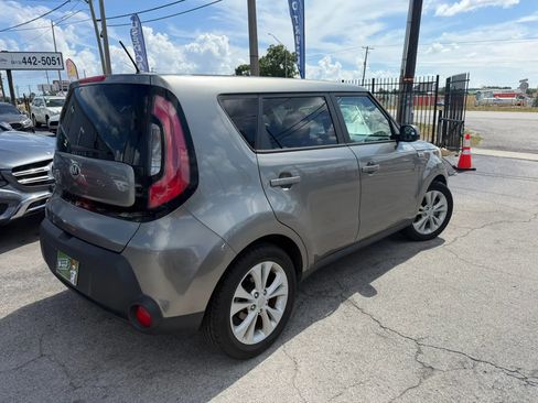 Used 2015 Kia Soul + FWD image 4