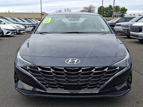 Used 2021 Hyundai Elantra SEL w/ Convenience + Premium Package image 2