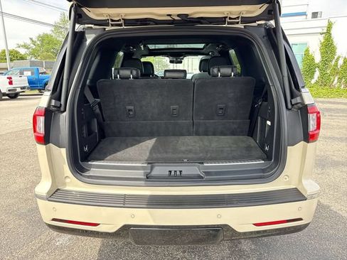 Used 2018 Lincoln Navigator Select AWD/4WD image 25