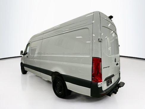 Used 2025 Mercedes-Benz Sprinter 2500 image 6