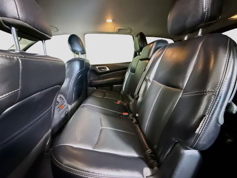 Used 2020 Nissan Pathfinder SL FWD image 25