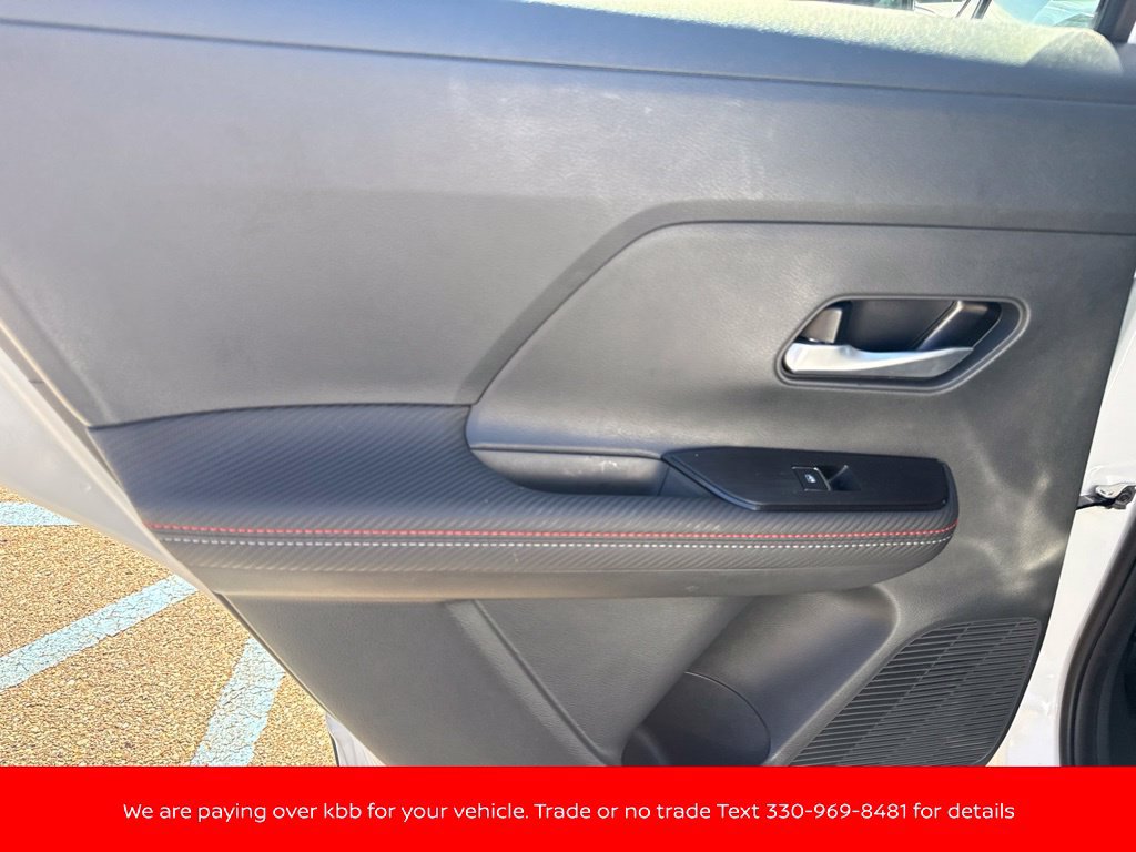 Certified 2025 Nissan Kicks SR AWD/4WD image 37
