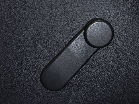 Used 2020 Chevrolet Sonic LT image 27