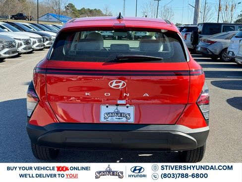 Certified 2025 Hyundai Kona SE image 11