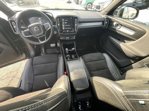Used 2022 Volvo XC40 T5 R-Design w/ Advanced Package image 26