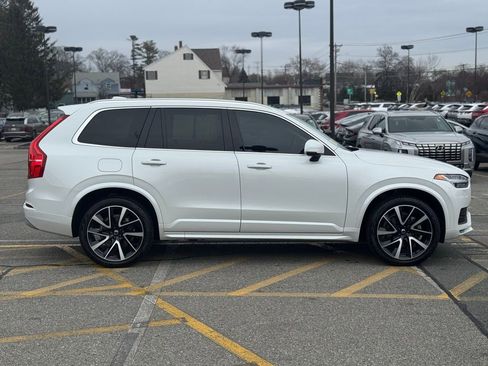 Used 2022 Volvo XC90 T6 Momentum w/ Advanced Package image 7