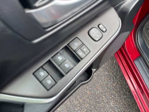 Used 2017 Toyota Camry SE FWD image 8