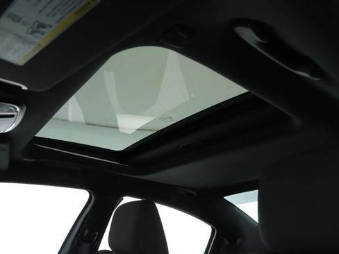 Used 2023 Dodge Charger SXT w/ Blacktop Package image 5