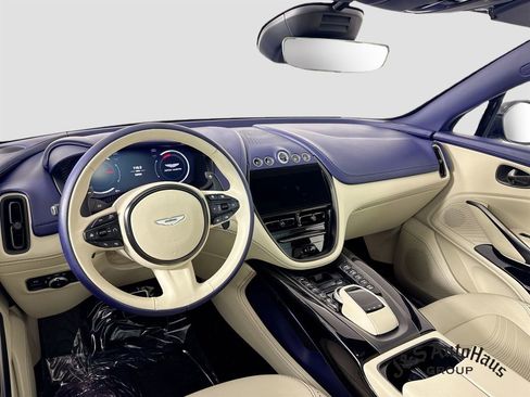 Used 2023 Aston Martin DBX AWD/4WD image 30