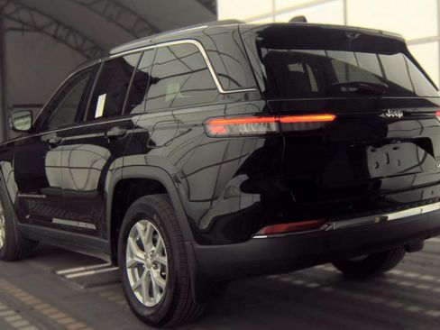 Used 2023 Jeep Grand Cherokee Limited w/ Luxury Tech Group II RWD image 7