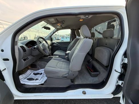 Used 2018 Nissan Frontier S w/ Work Truck Package RWD image 9