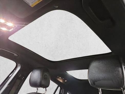 Used 2021 Mercedes-Benz GLA 250 w/ Premium Package image 16