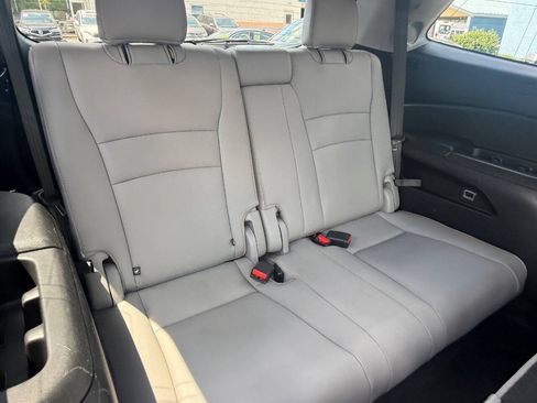 Used 2017 Honda Pilot Touring image 31