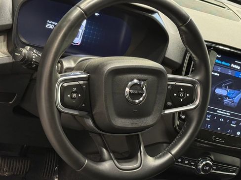 Used 2024 Volvo XC40 B5 Plus w/ Climate Package AWD/4WD image 16