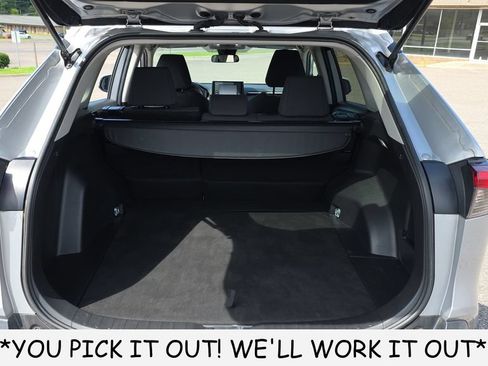 Used 2022 Toyota RAV4 LE FWD image 9