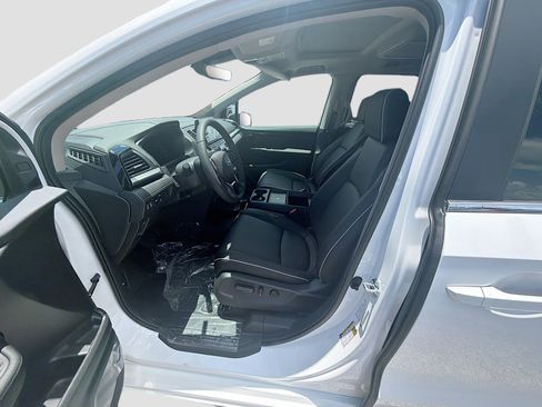 New 2026 Honda Odyssey Touring image 17