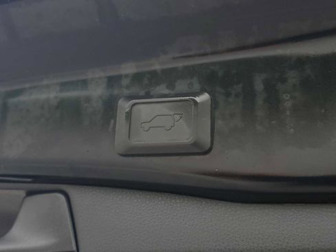 Used 2023 Toyota RAV4 XLE w/ Convenience Package FWD image 10