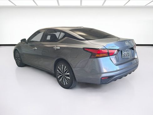 Used 2024 Nissan Altima 2.5 SV FWD image 6